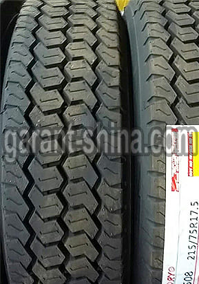 Koryo K508 (приводная) 215/75 R17.5 135/133J 16PR - Фото протектора вблизи с этикеткой